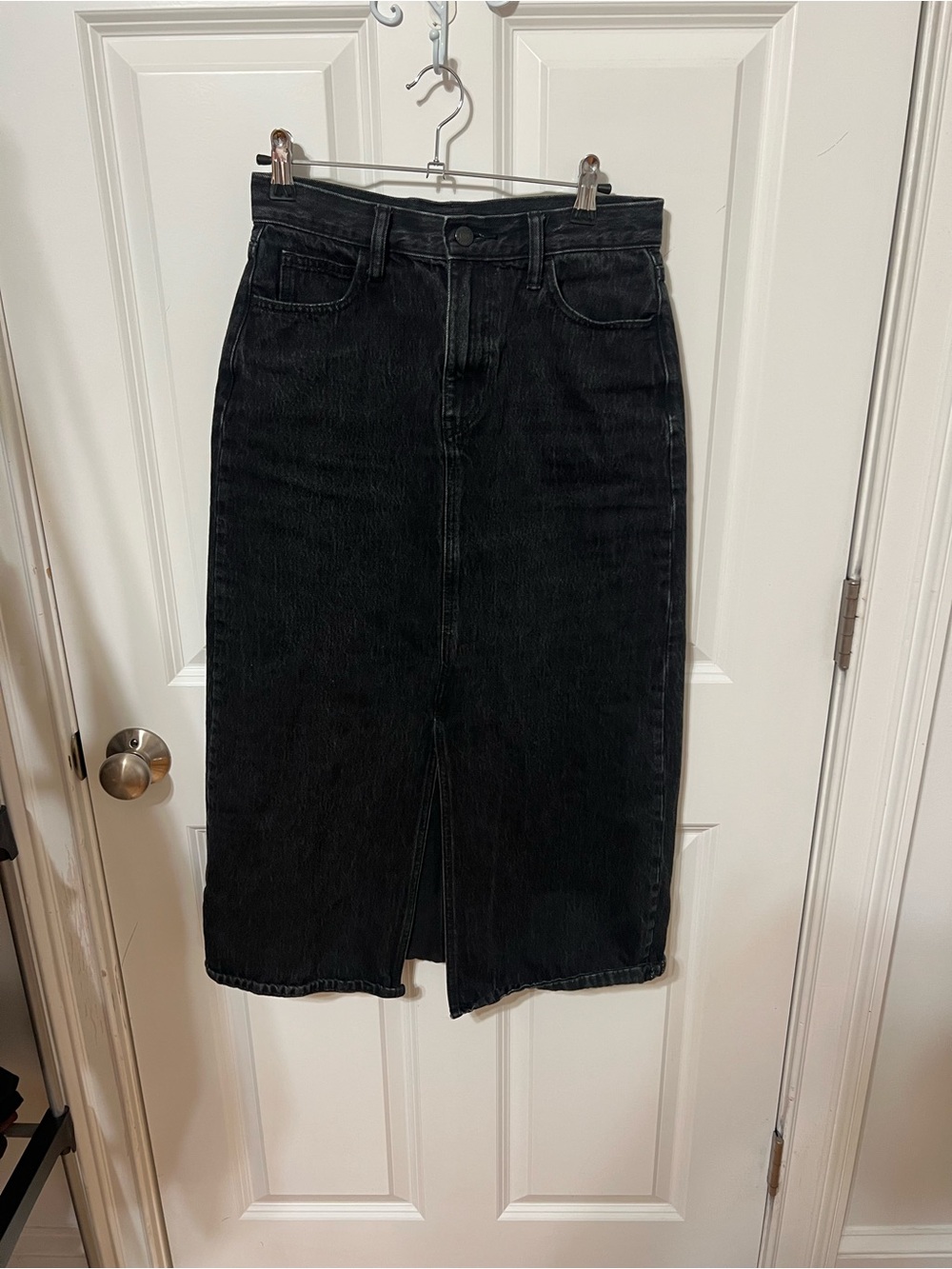 Uniqlo Black High-Rise denim skirt
